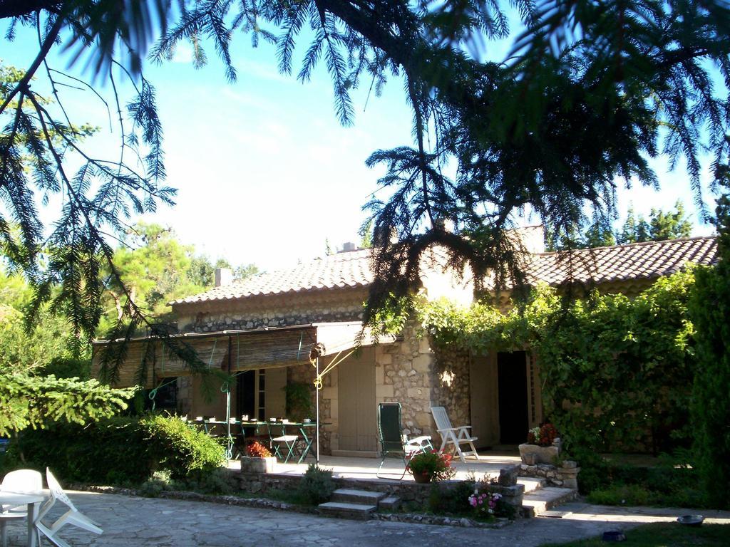 Eygalières Mas Grimaud - Gite- Studio Et Chambres D'Hotes Familiales المظهر الخارجي الصورة