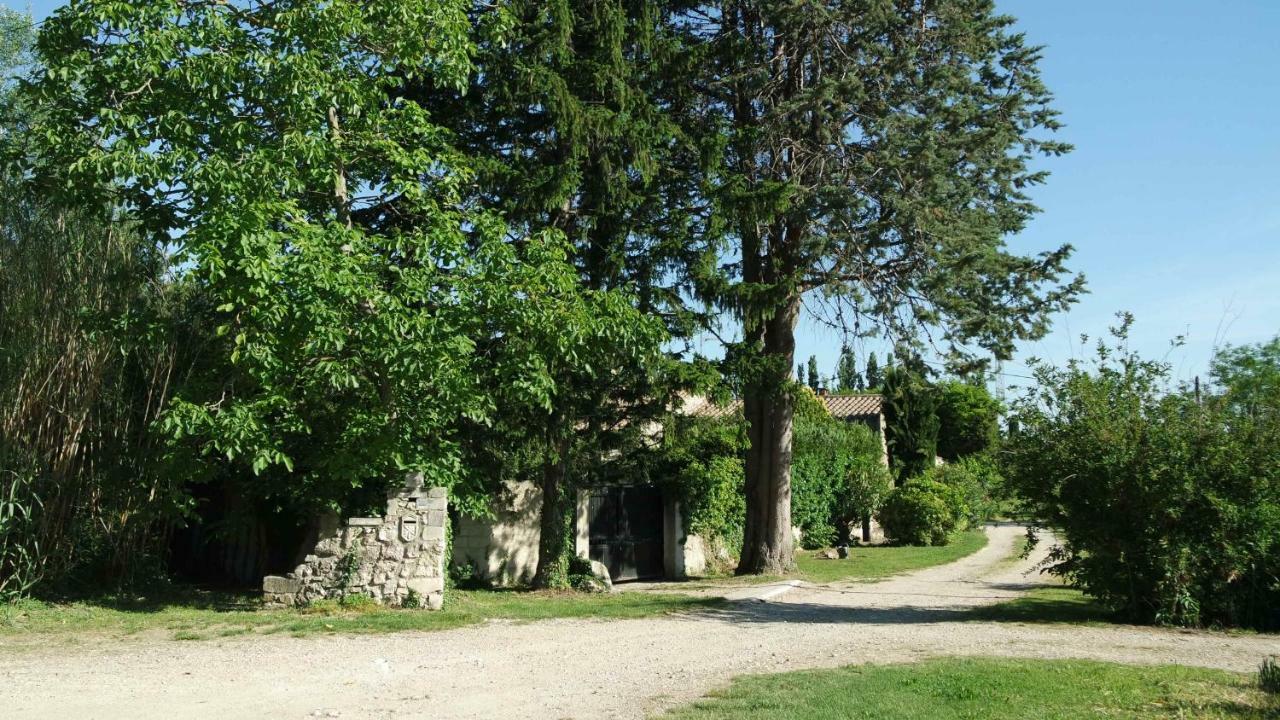 Eygalières Mas Grimaud - Gite- Studio Et Chambres D'Hotes Familiales المظهر الخارجي الصورة