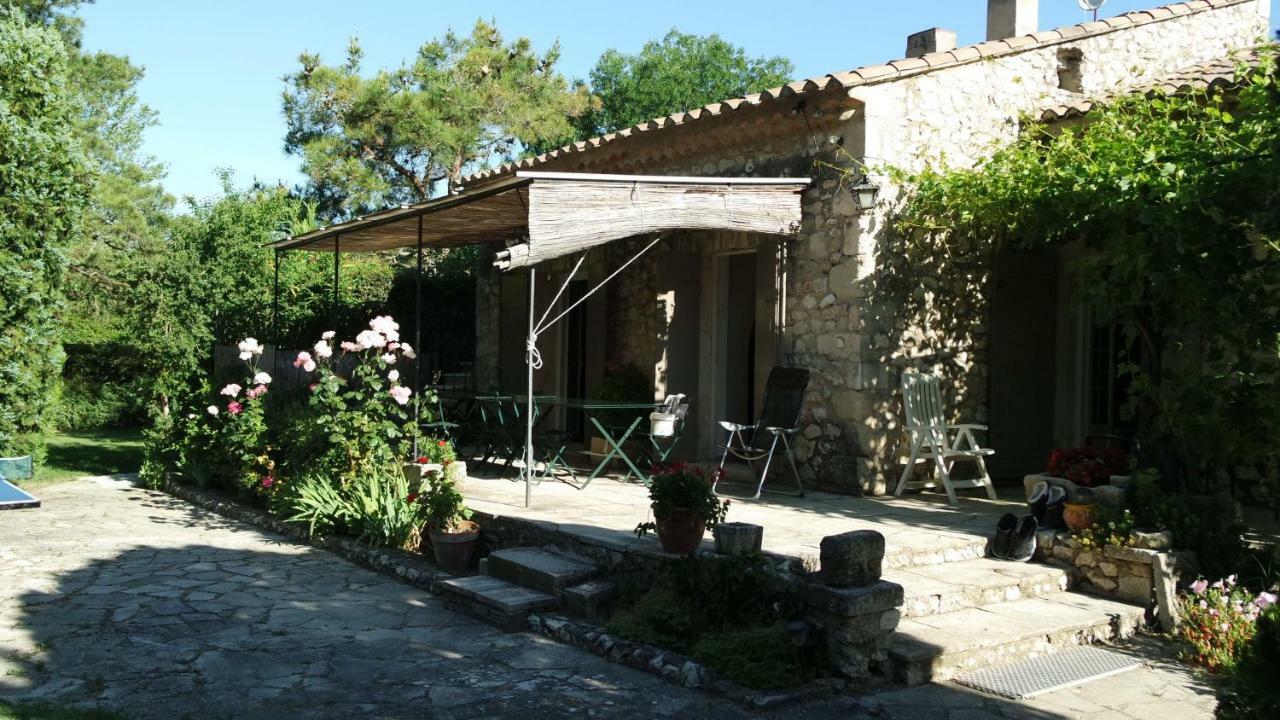 Eygalières Mas Grimaud - Gite- Studio Et Chambres D'Hotes Familiales المظهر الخارجي الصورة