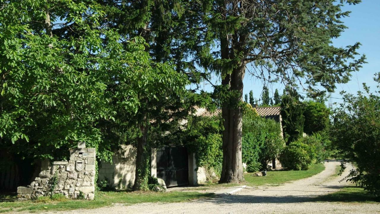 Eygalières Mas Grimaud - Gite- Studio Et Chambres D'Hotes Familiales المظهر الخارجي الصورة