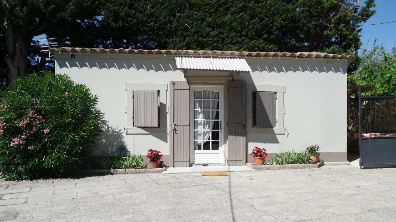 Eygalières Mas Grimaud - Gite- Studio Et Chambres D'Hotes Familiales المظهر الخارجي الصورة