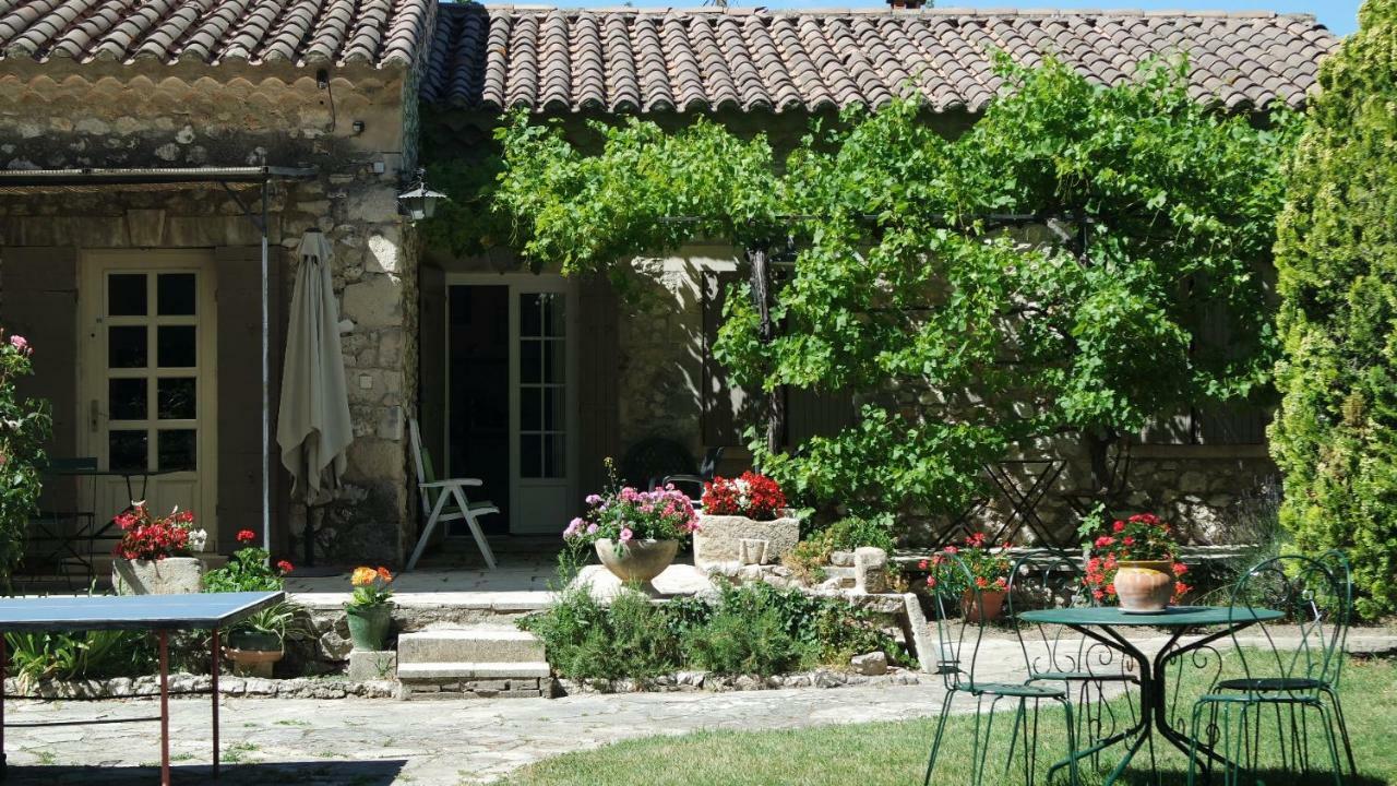 Eygalières Mas Grimaud - Gite- Studio Et Chambres D'Hotes Familiales المظهر الخارجي الصورة