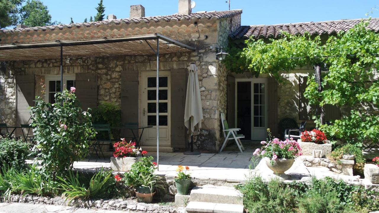 Eygalières Mas Grimaud - Gite- Studio Et Chambres D'Hotes Familiales المظهر الخارجي الصورة